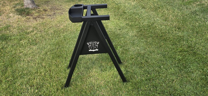 A-frame-Square-Bar-Stand-Meadow-Club