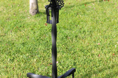 Bent-Tree-Bag-Stand