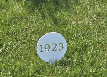 1923-year-tee-marker